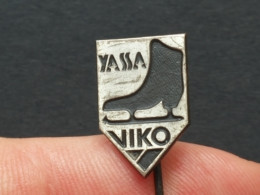 BADGE Z-62-1 - SKATING, PATINAGE, YASSA, VARAZDIN, CROATIA, FACTORY OF SPORT EQUIPMENT - Kunstschaatsen