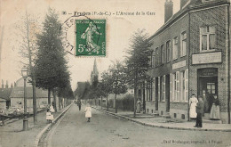 62 - PAS DE CALAIS - FRUGES - L'avenue De La Gare - Estaminet Du Coin - 10483 - Fruges