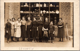 CPA - SELECTION  -  LAVENTIE  -  CARTE PHOTO - Quincaillerie HOUVENAGHEL . Rue De La Gare. - Laventie