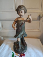 FLAMAND "Jeux D'enfant" Statue Terre Cuite Jeune Fille Au Chariot Et Bassinoire - Gesso