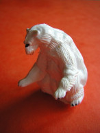 Figurine Animal Sauvage OURS BLANC Assis Publicité Biscottes Prior - Autres & Non Classés