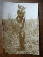 CPA PHOTO Inédite Originale Des Années 50 Non écrite  - JEUNE FEMME PAYSANNE DU CONGO Dans La Brousse - Sin Clasificación