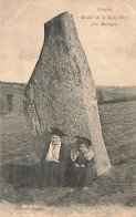 Mortagne Sur Sèvre * Menhir De La Roche Sèvre * Pierre Pierres Dolmen Mégalithe Monolithe * Enfants Villageois - Mortagne Sur Sevre