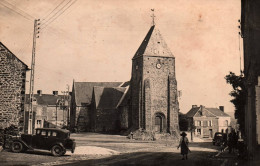 Le Horps - Carte Photo - Place De L'église Du Village - Automobile Voiture Ancienne - Le Horps
