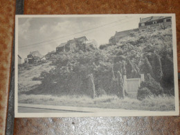 GREZ-DOICEAU. GASTUCHE. LE MONUMENT ET LES MONTS - Graven