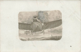 FANTAISIES - Un Homme Dans Un Petit Avion - Carte Postale Ancienne - Men