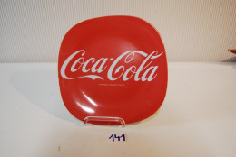 C141 Ancienne Assiette Coca Cola - Plastique - Tabletts