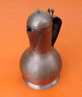 Théière Ancienne   Cuivre Martelé Et Laiton - Teapots