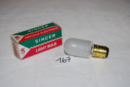 C167 Ancienne Ampoule électrique - SINGER LIGHT BULB - Boîtes