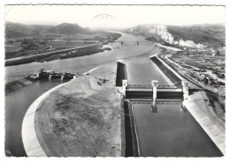 26  Chute  De Donzere  Mondragon  -  Les Barrages D'entree Du Canal  Et Le Defile  De Donzere - Donzère