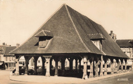 Lyons La Forêt * Place Et La Halle - Lyons-la-Forêt