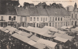 62  PERNES EN ARTOIS  HOUDAIN   BETHUNE     La Grand 'Place Un Jour De Marché    TB PLAN  Env. 1910.     RARE - Houdain