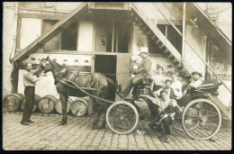 PARIS - BATIGNOLLES CPA Photo Charette 5473 VALENTIN ' S - Cocher Et Voyageurs Devant ETS CAVISTE à Identifier - Autres & Non Classés