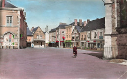 FRANCE - La Guerche De Bretagne - Place De L'Eglise - Carte Postale - La Guerche-de-Bretagne