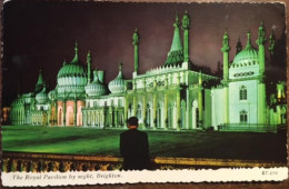 Cpsm, Angleterre, England,  Brighton, The Royal Pavillon By Night, écrite En 1971 - Brighton