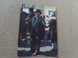 BELLE CARTE "MARCHE NORMAND....MARCHAND DE BESTIAUX..VENTE D'UNE BETE DE FERME" .. - Shopkeepers