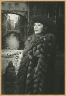 Juliette Greco (1927-2020) - French Singer - Rare Signed Large Photo - COA - Chanteurs & Musiciens