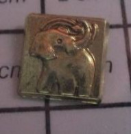 1115A Pin's Pins / Rare Et De Belle Qualité !!! ANIMAUX / ELEPHANT METAL JAUNE Mini Pin's - Space