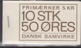 1968. DANMARK. DANSK SAMVIRKE. Special Booklet S 2. With POSTTAKSTER (pr. 1. Juli 1971).  - JF539259 - Markenheftchen