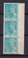 D 742 / N° 549 BANDE DE 3 DEFAUT D IMPRESSION  NEUF** - Unused Stamps