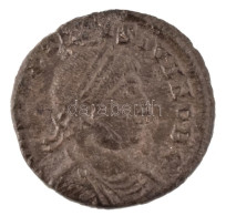 Római Birodalom / Heraclea / II. Constantinus 324. AE3 (2,23g) T:XF,VF Roman Empire / Heraclea / Constantine II 324. AE3 - Ohne Zuordnung