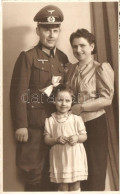 T2 1940 Pilot With His Family, Maria Hlawka Photo - Non Classés