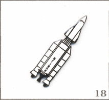 Pin's Espace - Fusée Ariane. Estampillé EBC 92. EGF. T1005-18 - Espace