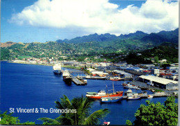 48412 - Karibik - St. Vincent & The Grenadines , Kingstown Harbour , Ship , Schiff , Hafen - Gelaufen  - Saint-Vincent-et-les Grenadines