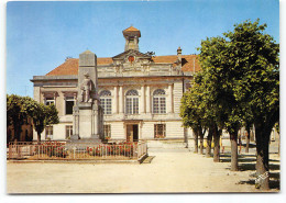 VIGNEULLES Les HATTONCHATEL - La Mairie Et Le Monument Aux Morts  Edit Europ  - Vigneulles Les Hattonchatel