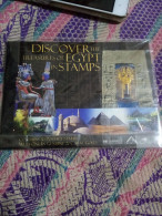 Egypt 2004, Treasures Of Egypt Booklet 30 Stamps With The TuT Musk Stamp Of 22 K Genuine Gold Of 10 LE Stamp Dolab - Autres & Non Classés