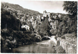 CPM..46..VUE GENERALE DE ST CIRQ LAPOPIE..ET AU PREMIER PLAN LA MAISON ECLUSIERE DEMEURE DU PEINTRE PAUL PAQUEREAU.. - Saint-Cirq-Lapopie