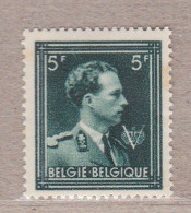 1944 Nr 696** Zonder Scharnier:Roest-zie Scans,zegel Uit Reeks Leopold III.OBP 6 Euro. - 1936-1957 Open Collar