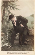 FANTAISIES - Un Homme Pensif Assis Sur Un Rocher - Le Destin Implacable ...- Colorisé - Carte Postale Ancienne - Männer