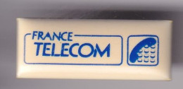 RARE PINS PIN'S - FRANCE TELECOM - CFR MELUN SENART - STADE
