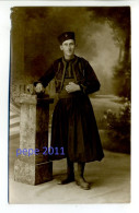 Carte Photo Originale - Soldat Militaire En Tenue De Zouave - Photographie LECA à Alger - Uniformen