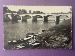 49   CPSM Petit Format CHATEAUNEUF-SUR-SARTHE   Le Pont Sur La Sarthe   Très Bon état - Chateauneuf Sur Sarthe