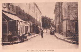 83 / AUPS / RUE DE LA REPUBLIQUE / CAFE CENTRAL - Aups