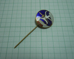 Turkey Turkish Fencing Federation Enamel Vintage Pin Badge, Fechten Abzeichen, T.F.F. Türkiye Eskrim Federasyonu /ds1211 - Fencing