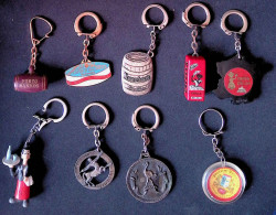 Porte Clefs, Clés, Porto Barros, Caprice Des Dieux, Kronenbourg 1984........, LOT DE 9 PORTE CLES Frais Fr 4.95 E - Porte-clefs