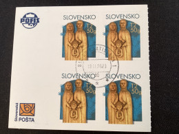 SK 2023 Bloc De 4 Pofis 808 Auto Adhésif Oblitéré LNoël Sculpture Sur Bois Vierge Marie, Joseph Et Le Petit Jésus - Used Stamps