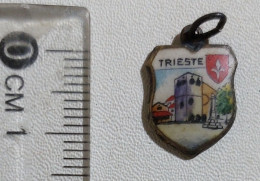 59173 Ciondolo Medaglietta Souvenir Anni '60 - Trieste - Steden