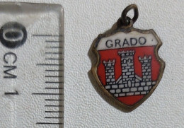 59174 Ciondolo Medaglietta Souvenir Anni '60 - Grado Gorizia - Steden