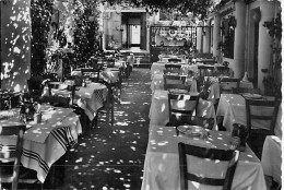 Thème - RESTAURANTS - CPSM GF 1955 - 83 - SAINT RAPHAEL : Un Coin De La Salle à Manger - Loir Et Cher - Restaurants