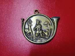 Une Médaille Saint Hubert - Unternehmen