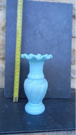 Vase En Opaline - Vases