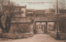 CPA 84 PERNES LES FONTAINES PORTE NT DAME (1548) - Pernes Les Fontaines
