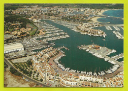 83 LES MARINES DE COGOLIN Vue Panoramique Bateaux Plages Courts De Tennis VOIR DOS - Cogolin