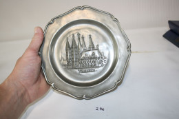 C296 Ancienne Assiette En étain - Tournai - Souvenir - Etains