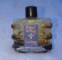 Flacon De Parfumeur Ancien, Fleur De Roy De Coudray, Paris - Flacons (vides)