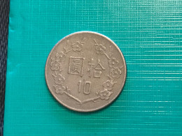 Münze Münzen Umlaufmünze Taiwan 10 Dollar 1982 - Taiwan